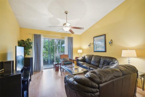 Townhouse in Palm Harbor, Florida 2 bedrooms, 102.19 sq.m. № 1371021 - photo 13