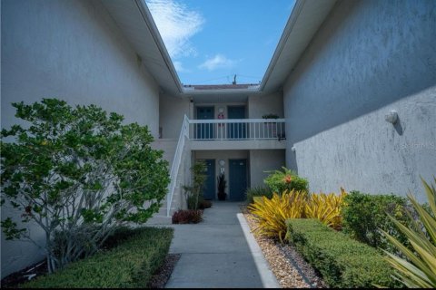 Copropriété à vendre à Sarasota, Floride: 2 chambres, 81.29 m2 № 1371063 - photo 1