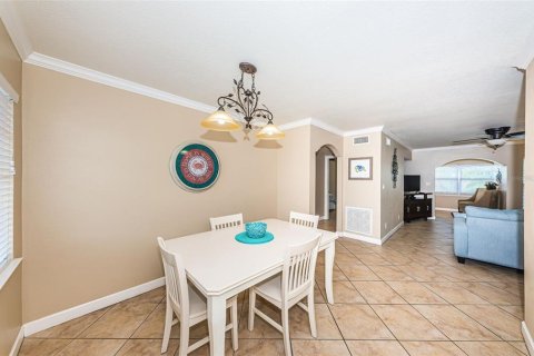 Condo in Indian Rocks Beach, Florida, 2 bedrooms  № 1371062 - photo 7