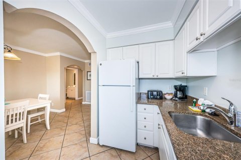 Condo in Indian Rocks Beach, Florida, 2 bedrooms  № 1371062 - photo 19