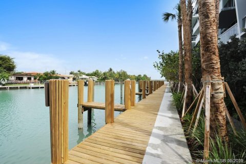 Terreno en venta en Bay Harbor Islands, Florida № 339982 - foto 3