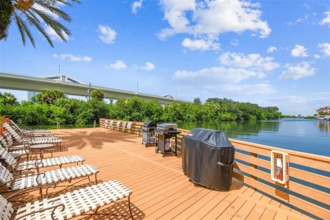 Condo in Tampa, Florida, 1 bedroom  № 1244412 - photo 29