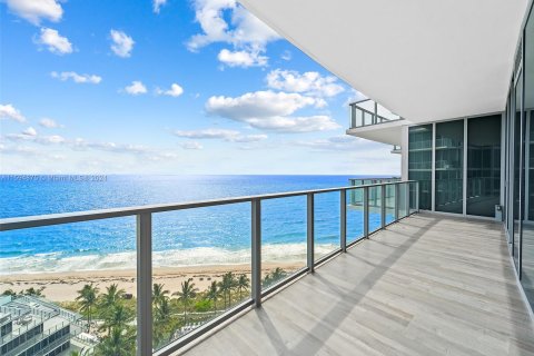 Condo in Fort Lauderdale, Florida, 1 bedroom  № 1230982 - photo 1