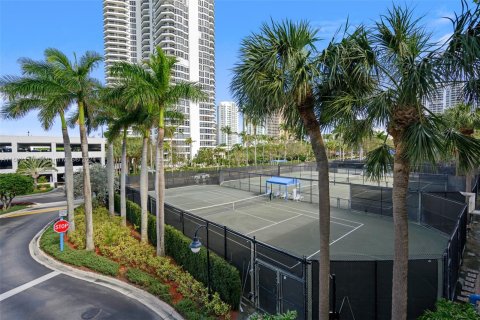 Condo in Aventura, Florida, 2 bedrooms  № 1293122 - photo 8