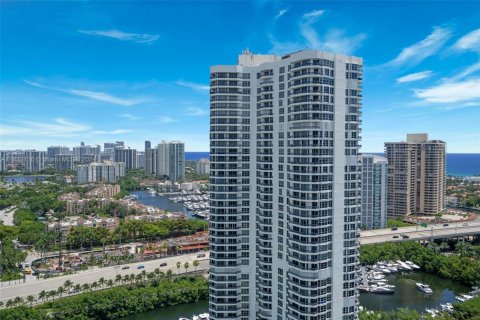 Condominio en venta en Aventura, Florida, 2 dormitorios, 109.72 m2 № 1293122 - foto 3