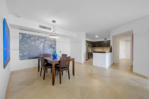 Condo in Aventura, Florida, 2 bedrooms  № 1293122 - photo 14