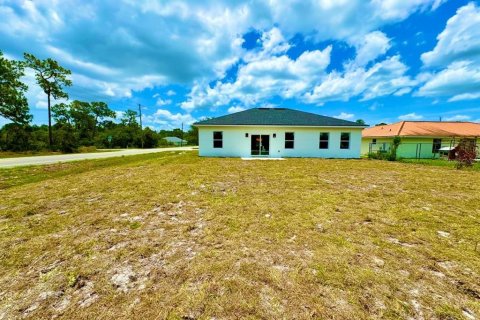 House in Sebring, Florida 4 bedrooms, 163.97 sq.m. № 1313959 - photo 4