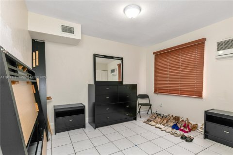 Villa ou maison à vendre à Miami, Floride: 6 chambres, 261.61 m2 № 1374978 - photo 27