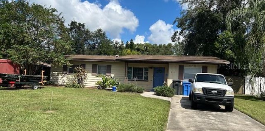 House in Brandon, Florida 3 bedrooms, 136.94 sq.m. № 1374812