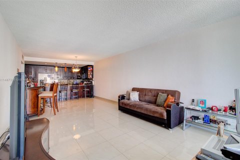 Copropriété à vendre à Sunny Isles Beach, Floride: 2 chambres, 139.82 m2 № 841713 - photo 7