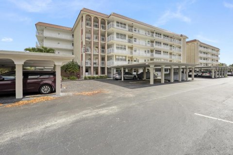 Condo in Delray Beach, Florida, 2 bedrooms  № 860705 - photo 11