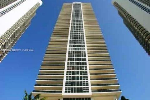 Copropriété à louer à Hallandale Beach, Floride: 1 chambre, 78.41 m2 № 8394 - photo 21