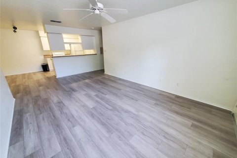 Copropriété à vendre à Zephyrhills, Floride: 2 chambres, 95.6 m2 № 1299946 - photo 5