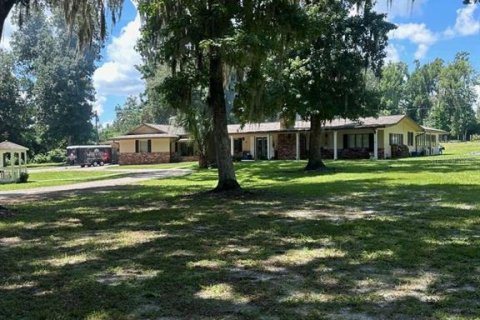 Casa en venta en Ocala, Florida, 4 dormitorios, 362.78 m2 № 1299947 - foto 1