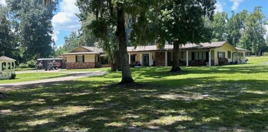 House in Ocala, Florida 4 bedrooms, 362.78 sq.m. № 1299947