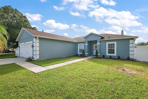 Villa ou maison à vendre à Kissimmee, Floride: 3 chambres, 128.48 m2 № 1313790 - photo 1