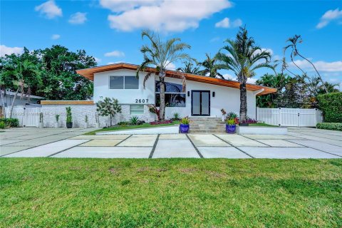 Casa en venta en Fort Lauderdale, Florida, 4 dormitorios, 257.62 m2 № 1159217 - foto 1