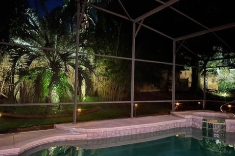 Villa ou maison à vendre à Kissimmee, Floride: 4 chambres, 219.9 m2 № 1327316 - photo 4