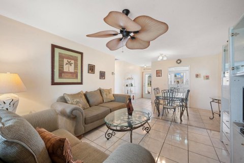 Casa en venta en West Palm Beach, Florida, 2 dormitorios, 75.72 m2 № 1142623 - foto 8