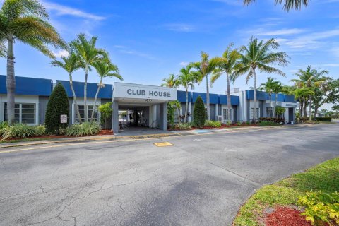 Villa ou maison à vendre à West Palm Beach, Floride: 2 chambres, 75.72 m2 № 1142623 - photo 2