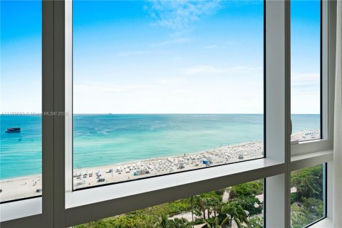 Copropriété à louer à Miami Beach, Floride: 2 chambres, 128.76 m2 № 4125 - photo 1