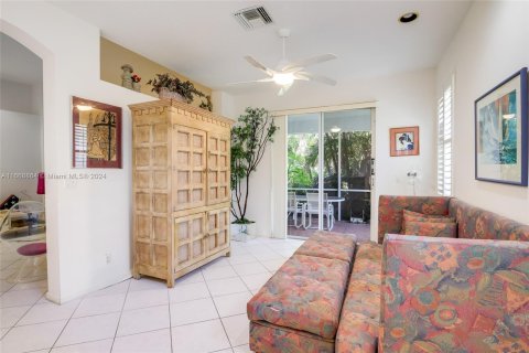 House in Boynton Beach, Florida 2 bedrooms, 194.26 sq.m. № 1386292 - photo 20