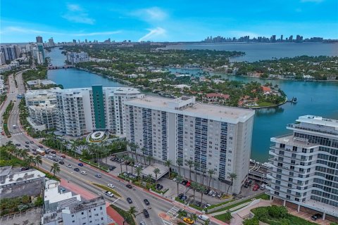 Condominio en venta en Miami Beach, Florida, 1 dormitorio, 84.54 m2 № 1362606 - foto 27