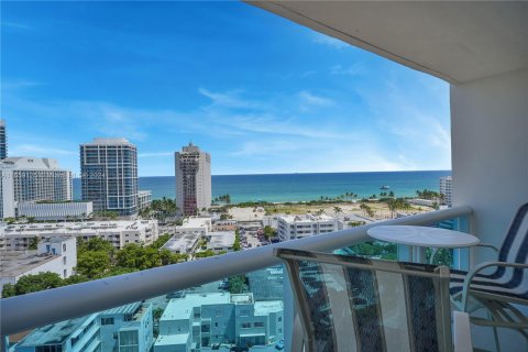 Condominio en venta en Miami Beach, Florida, 1 dormitorio, 84.54 m2 № 1362606 - foto 25