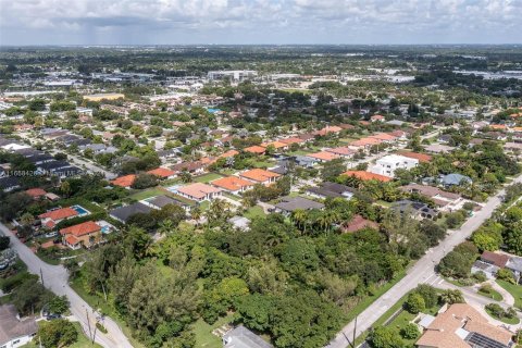 Villa ou maison à vendre à Palmetto Bay, Floride: 4 chambres, 190.73 m2 № 1362570 - photo 19