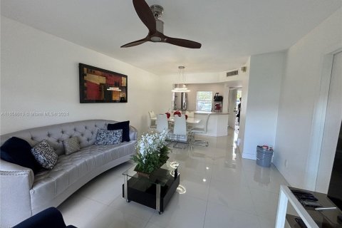 Copropriété à louer à Coral Springs, Floride: 2 chambres, 73.39 m2 № 1362610 - photo 4