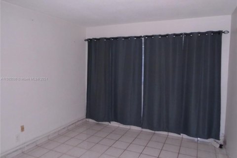Купить кондоминиум в Норт-Майами-Бич, Флорида 2 спальни, 95.13м2, № 1101367 - фото 13