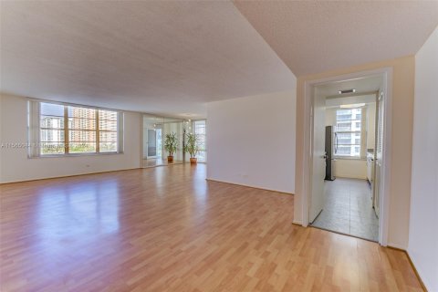 Copropriété à vendre à Sunny Isles Beach, Floride: 2 chambres, 144.18 m2 № 1101369 - photo 1