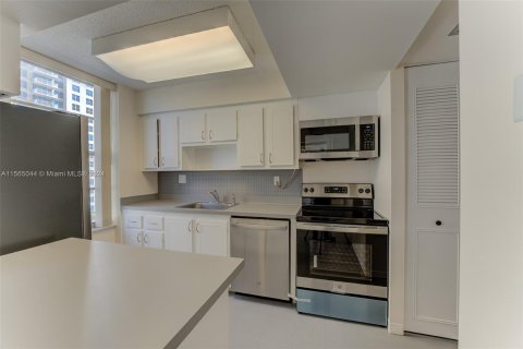 Copropriété à vendre à Sunny Isles Beach, Floride: 2 chambres, 144.18 m2 № 1101369 - photo 6