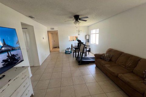 Copropriété à vendre à North Lauderdale, Floride: 3 chambres, 93.83 m2 № 1101365 - photo 14