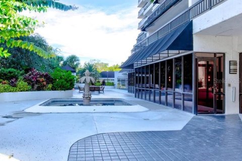 Condominio en venta en Orlando, Florida, 2 dormitorios, 121.14 m2 № 738624 - foto 2