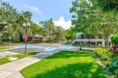 Condominio en venta en Orlando, Florida, 2 dormitorios, 121.14 m2 № 738624 - foto 4