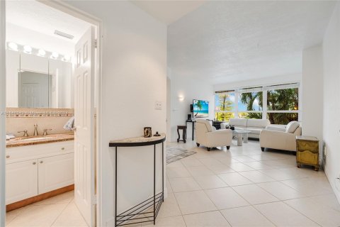 Condominio en venta en Miami Beach, Florida, 1 dormitorio, 71.53 m2 № 1330522 - foto 12