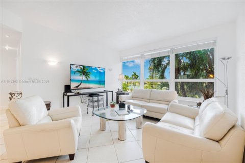 Condominio en venta en Miami Beach, Florida, 1 dormitorio, 71.53 m2 № 1330522 - foto 1