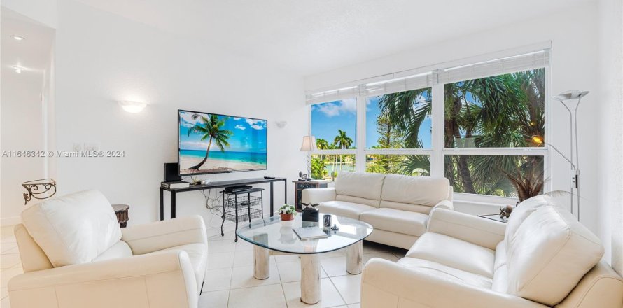 Condominio en Miami Beach, Florida, 1 dormitorio  № 1330522