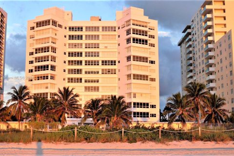 Condominio en venta en Miami Beach, Florida, 1 dormitorio, 71.53 m2 № 1330522 - foto 20