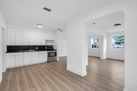 Casa en venta en Miami, Florida, 4 dormitorios, 178.37 m2 № 1330568 - foto 11