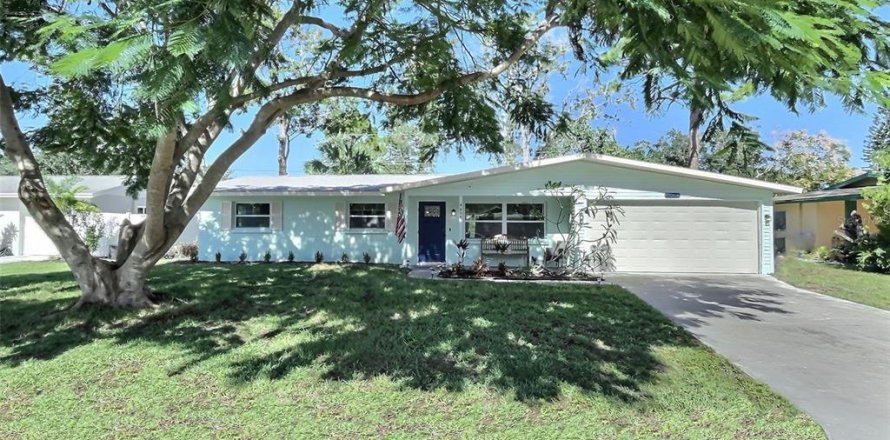 House in Sarasota, Florida 3 bedrooms, 130.9 sq.m. № 505116