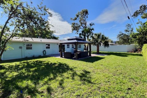 Villa ou maison à louer à Sarasota, Floride: 3 chambres, 130.9 m2 № 505116 - photo 2