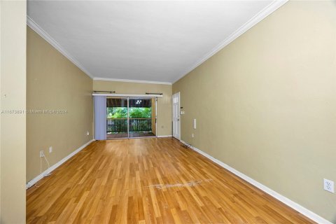 Commercial property in Miami, Florida 174.19 sq.m. № 1400192 - photo 18