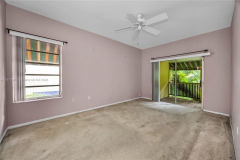 Commercial property in Miami, Florida 174.19 sq.m. № 1400192 - photo 22