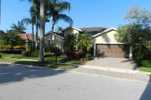 Villa ou maison à vendre à Weston, Floride: 5 chambres, 245.82 m2 № 1176193 - photo 1