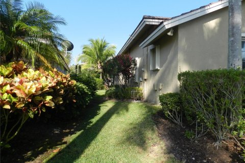 Villa ou maison à vendre à Weston, Floride: 5 chambres, 245.82 m2 № 1176193 - photo 3