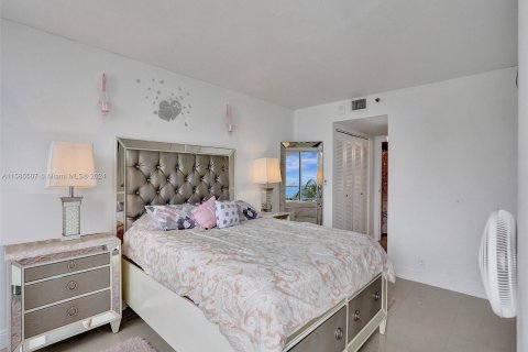 Copropriété à vendre à North Bay Village, Floride: 2 chambres, 95.69 m2 № 1176192 - photo 21