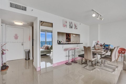 Condominio en venta en North Bay Village, Florida, 2 dormitorios, 95.69 m2 № 1176192 - foto 6