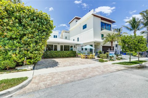 Casa en alquiler en Hollywood, Florida, 2 dormitorios, 130.06 m2 № 5631 - foto 13